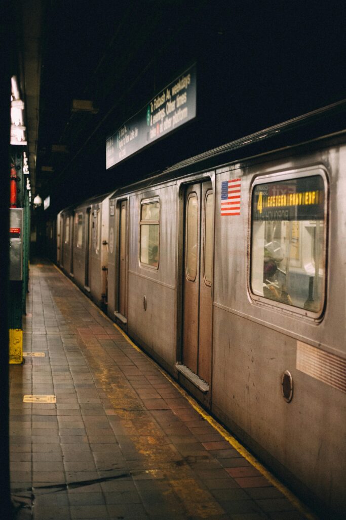 El Metro de NYC: Secretos, Arte y Cómo Usarlo como un Experto